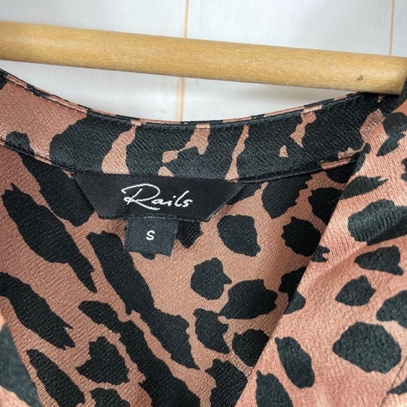 Rails Pearl Animal Print Popover Top In Cinnamon Mixed Animal Size S - Picture 8 of 11